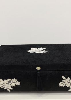 Fransız Güpür Sandıklı Seccade Takımı Kadife Bohça Seti Siyah